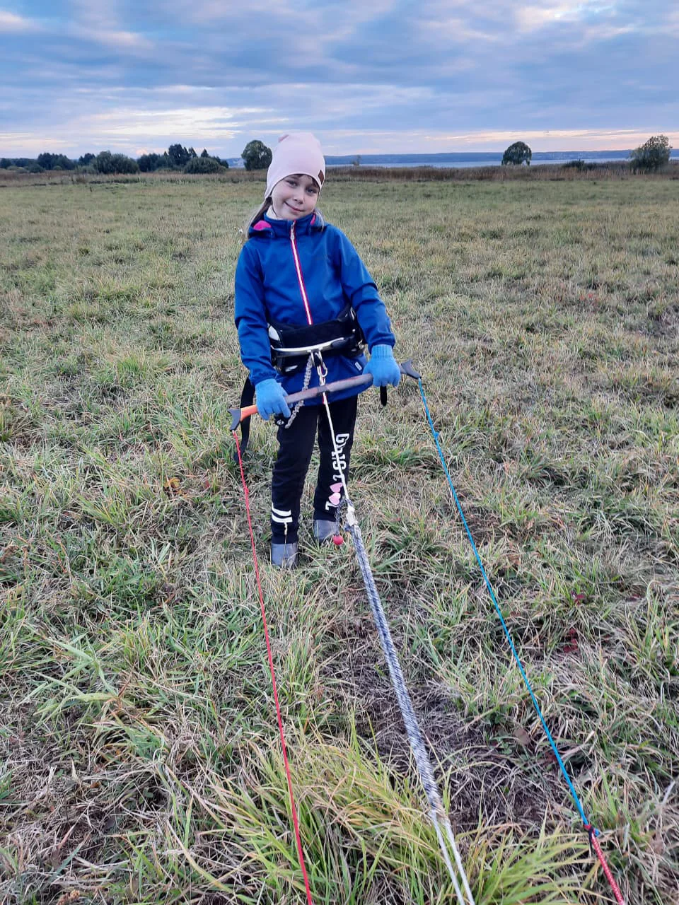 Обучение ребёнка страховочным системам кайта
